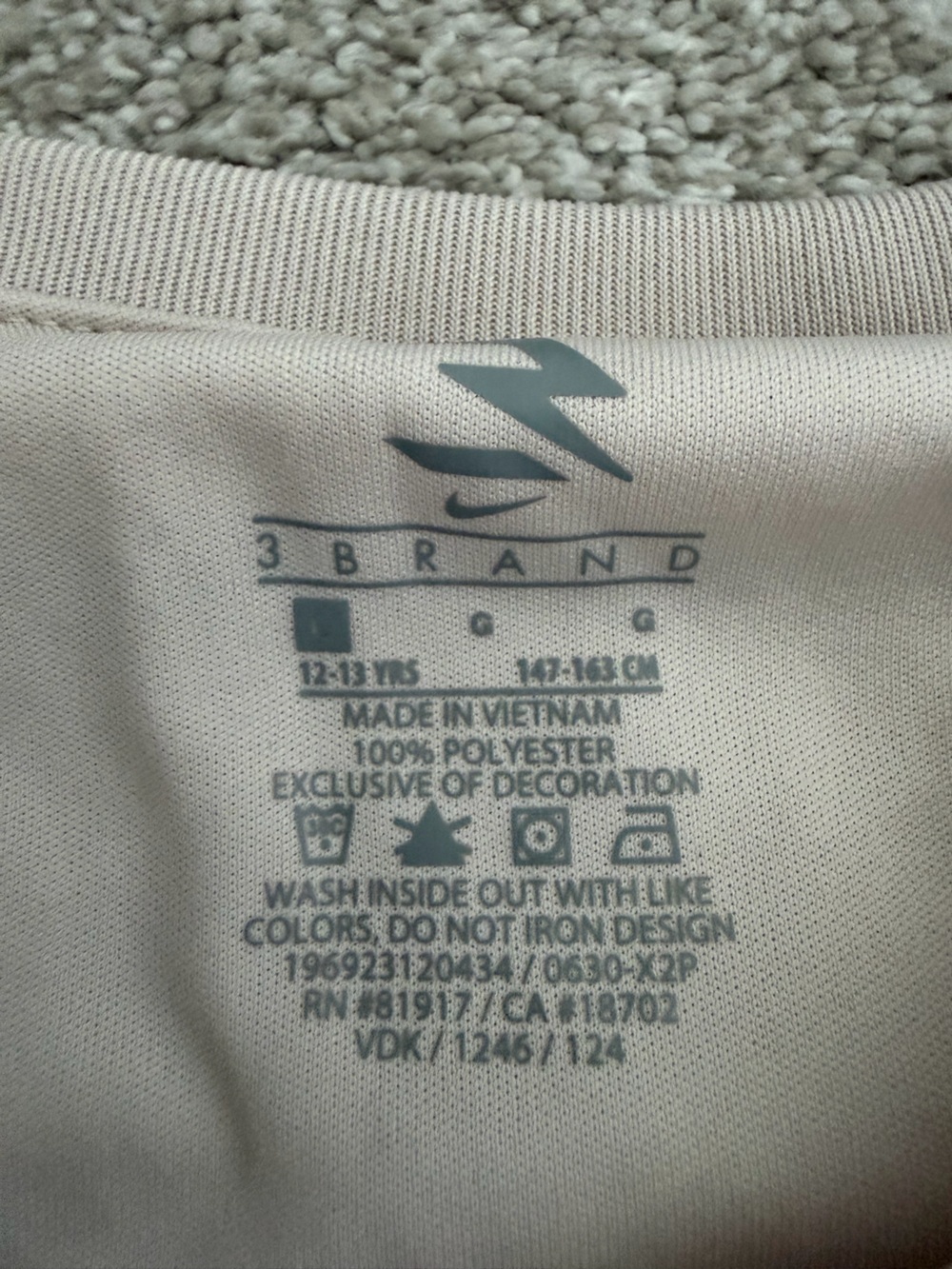 Nike Shirt and Shorts set (3 pieces) - Picture 4 of 6